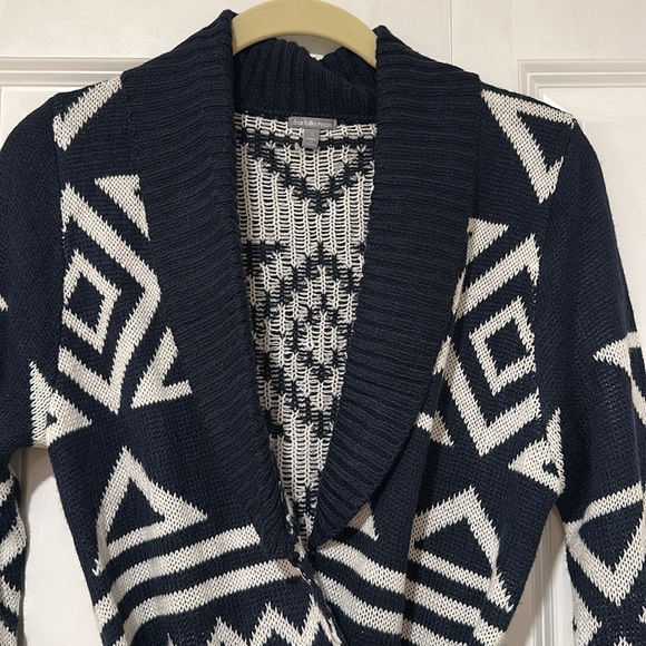 Cardigan - Picture 2 of 8